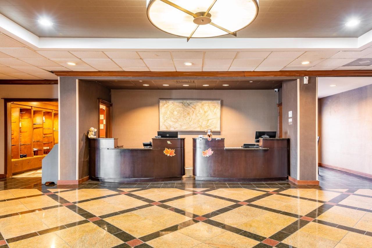 Wyndham Omaha Hotel - West Dodge Екстериор снимка