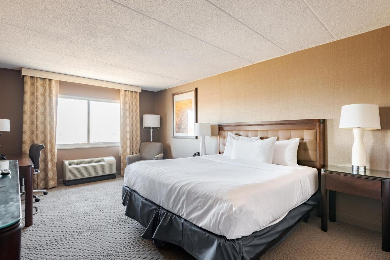 Wyndham Omaha Hotel - West Dodge Екстериор снимка