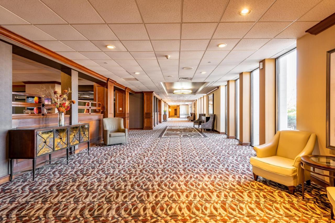 Wyndham Omaha Hotel - West Dodge Екстериор снимка