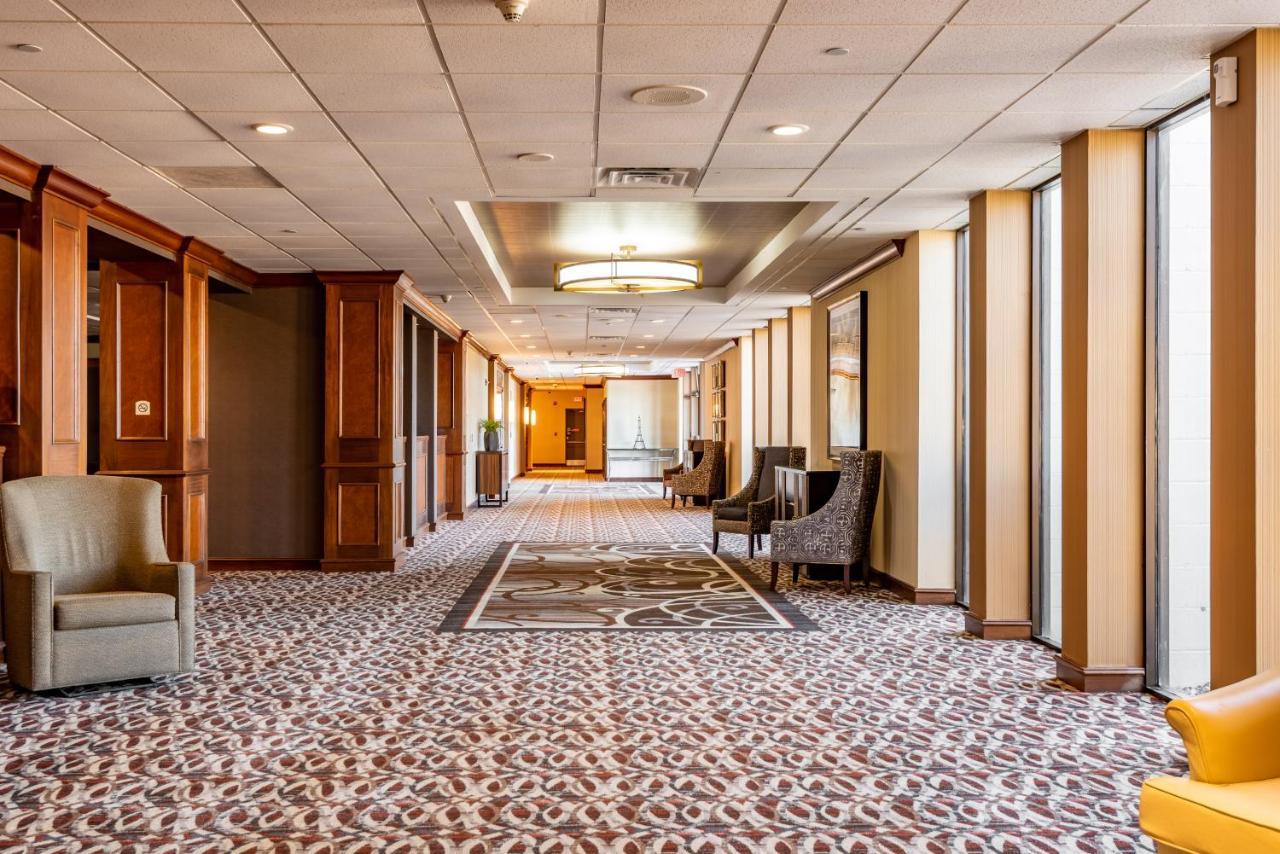 Wyndham Omaha Hotel - West Dodge Екстериор снимка