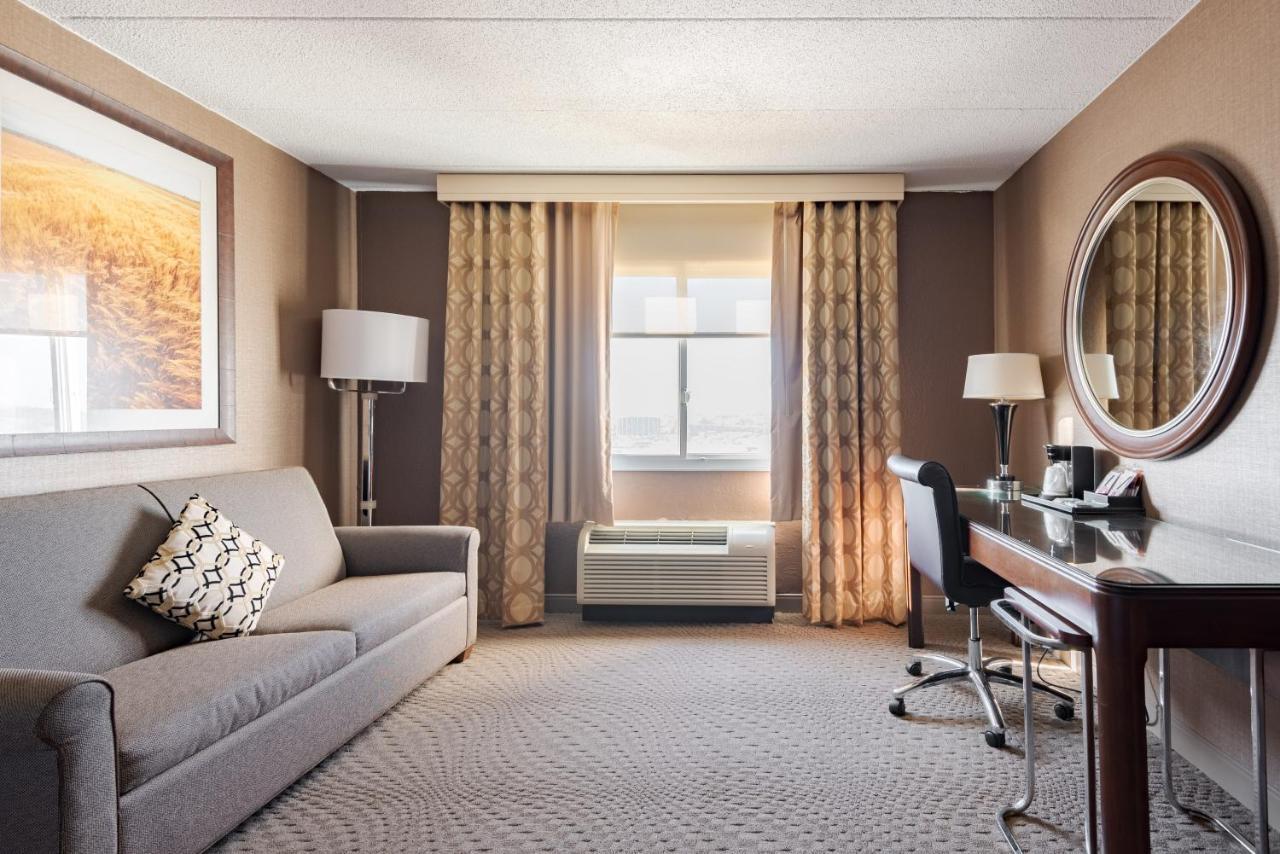 Wyndham Omaha Hotel - West Dodge Екстериор снимка