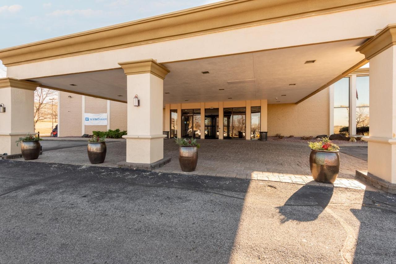Wyndham Omaha Hotel - West Dodge Екстериор снимка