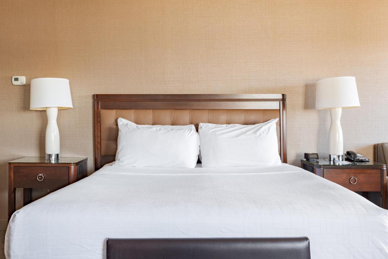 Wyndham Omaha Hotel - West Dodge Екстериор снимка
