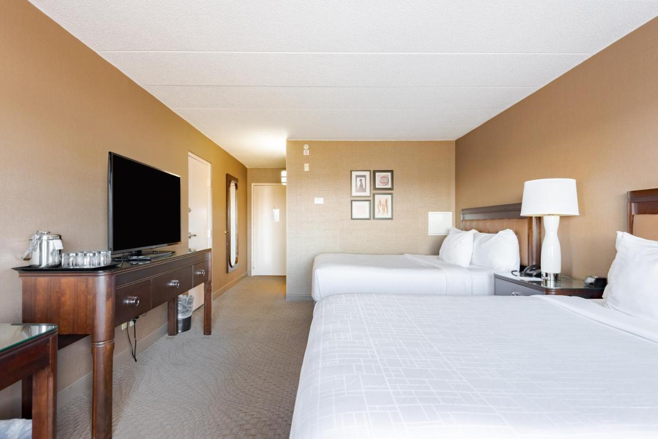 Wyndham Omaha Hotel - West Dodge Екстериор снимка