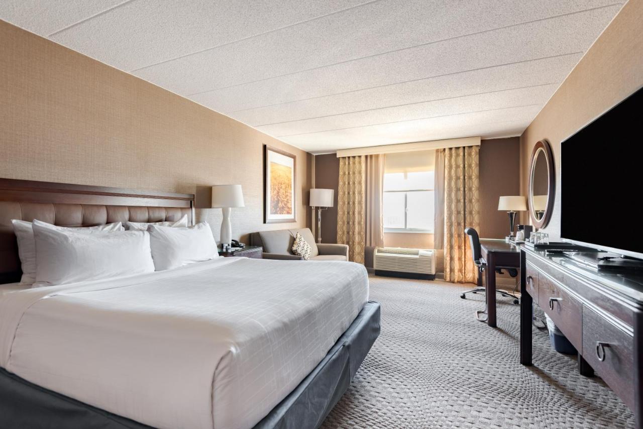 Wyndham Omaha Hotel - West Dodge Екстериор снимка