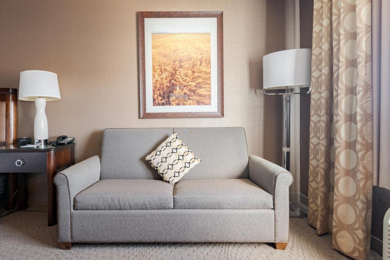 Wyndham Omaha Hotel - West Dodge Екстериор снимка