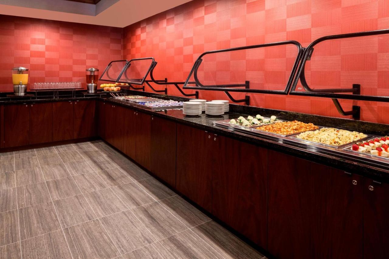 Wyndham Omaha Hotel - West Dodge Екстериор снимка